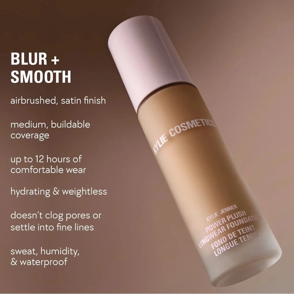 Kylie Cosmetics Power Plush Foundation + Brush 01